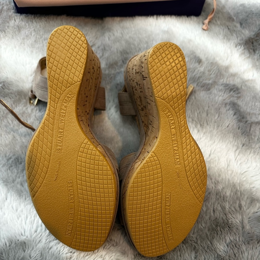 Stuart Weitzman - Picture 3 of 5